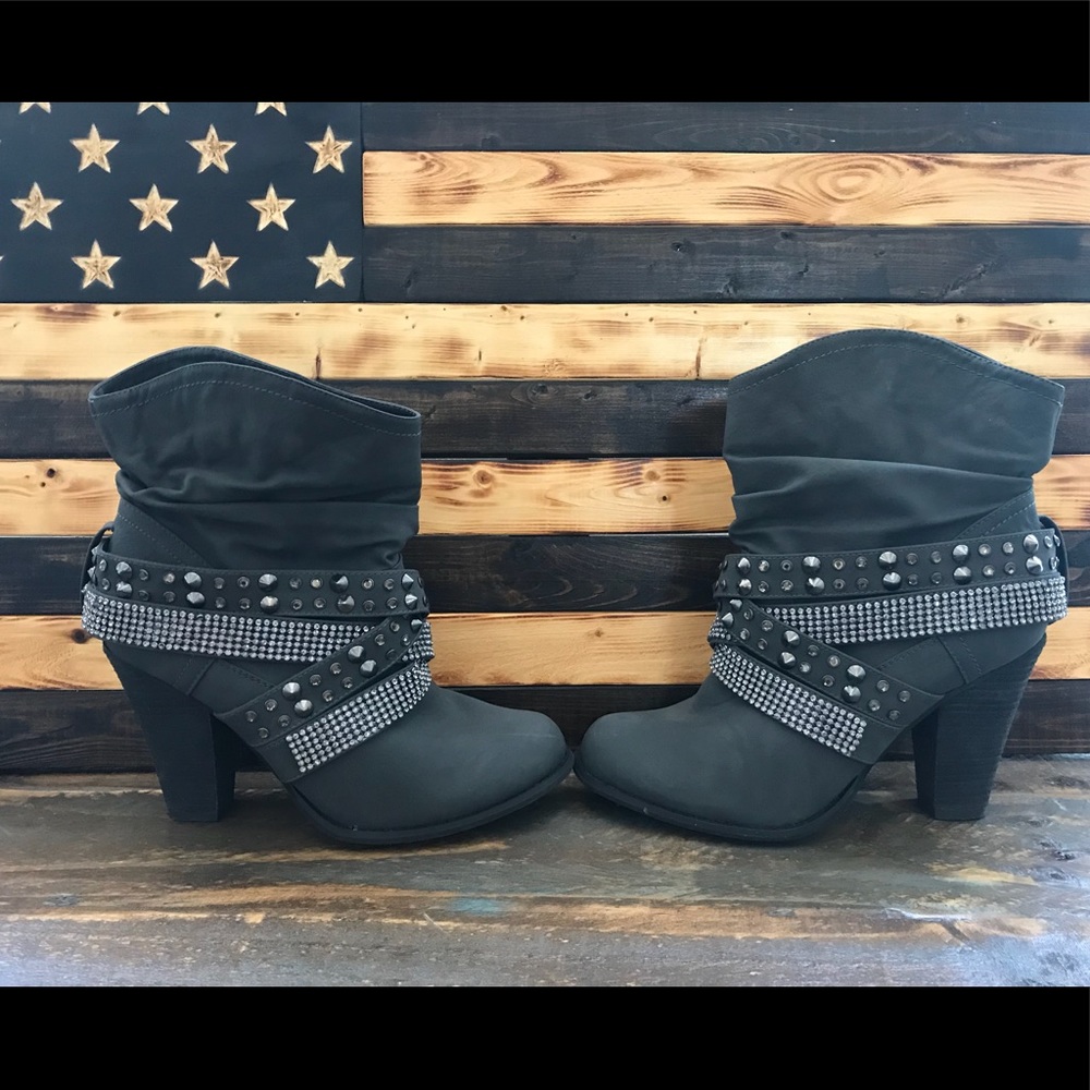 Brand New Size 9 Boots